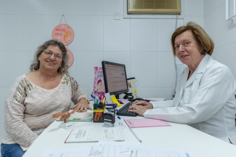 Divanete Favetti faz acompanhamento anual com a médica Eneida Hulse &#8211; Foto: Germano Rorato/ND