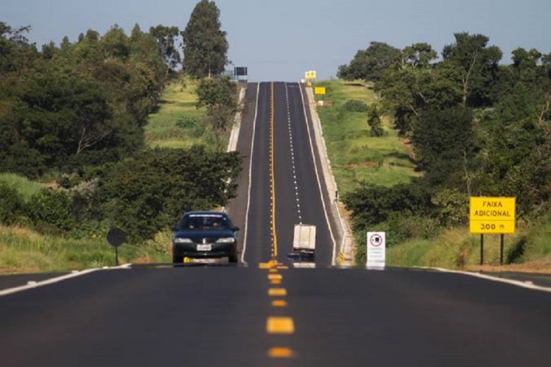 Rodovia de pista simples