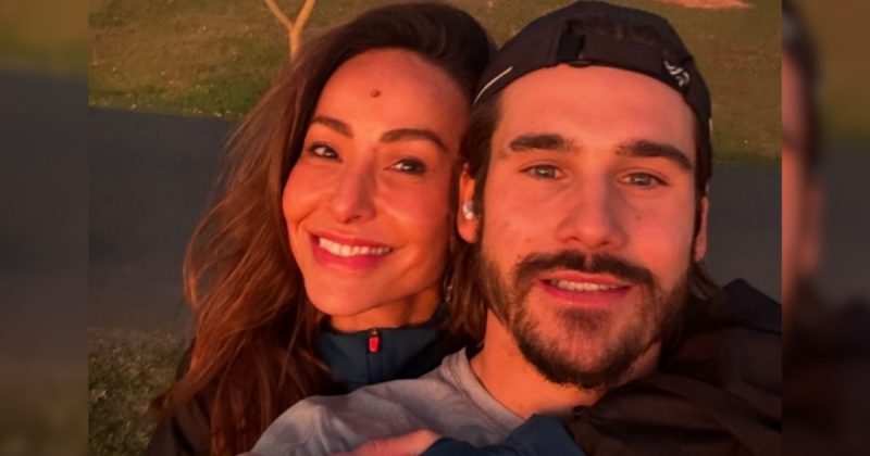 Sabrina Sato e Nicolas Prattes se abraçando