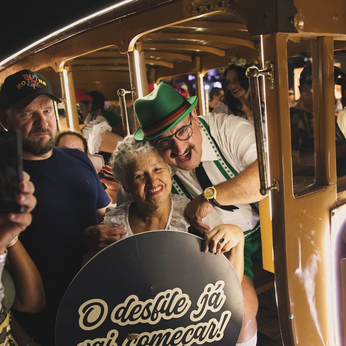 Apresentador de TV, Ratinho esteve presente pela primeira vez na festa - Oktoberfest Blumenau/Reprodução ND