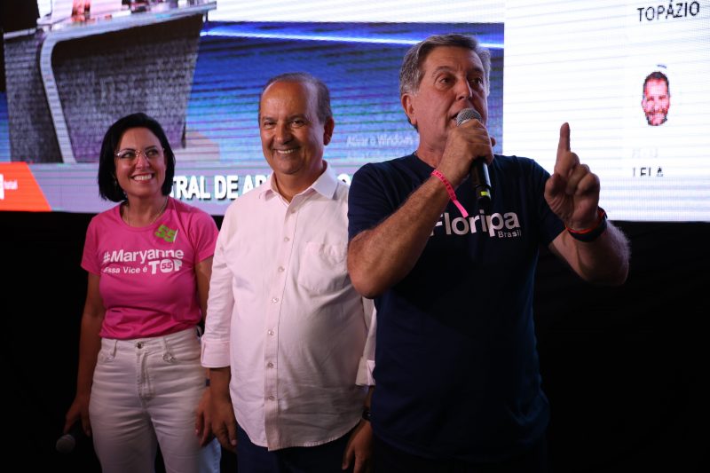 Topázio Neto (PSD) foi reeleito prefeito de Florianópolis, com 58,68% dos votos