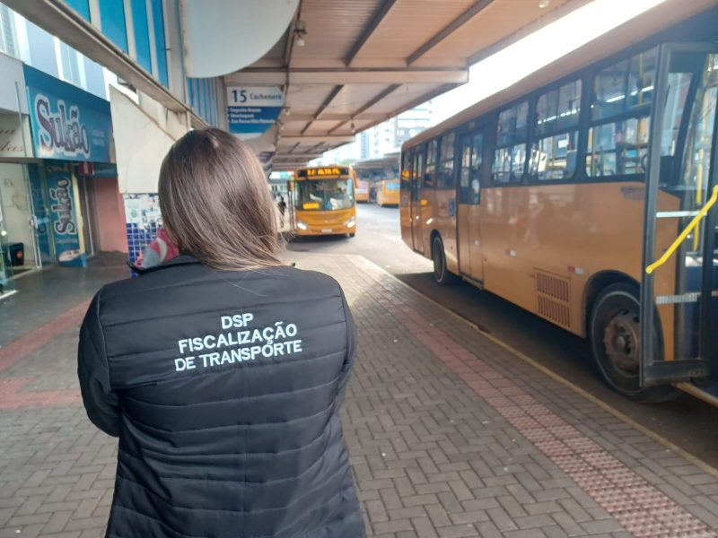 Fiscalização no transporte coletivo urbano.