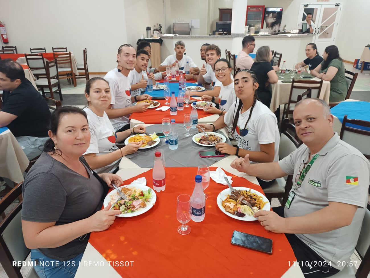 Grupo se divertiu em São Paulo e equipe conquistou diversas medalhas no campeonato - Arquivo pessoal/Reprodução/ND