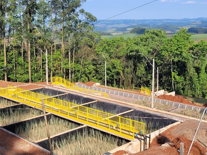 Wetlands em unidade de gerenciamento de lodo da Casan em Descanso SC