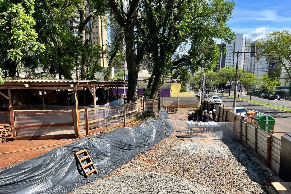 Localizado na Avenida Nereu Ramos com esquina para a Rua Achiles Tomazelli, em um terreno de 2.100 m², o XAP Tower contará com 26 andares - Milena Bender/ND