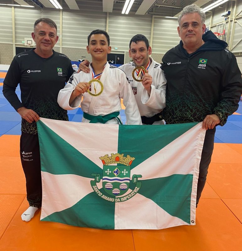 Da esquerda para a direita: Sandro Ronaldo Borges, João Gabriel Oliveira Moraes, 1° lugar;  Paulo Henrique Amaral da Silva 3° lugar e Júlio César Araújo, atletas da Associação Desportiva e Cultural Samurai