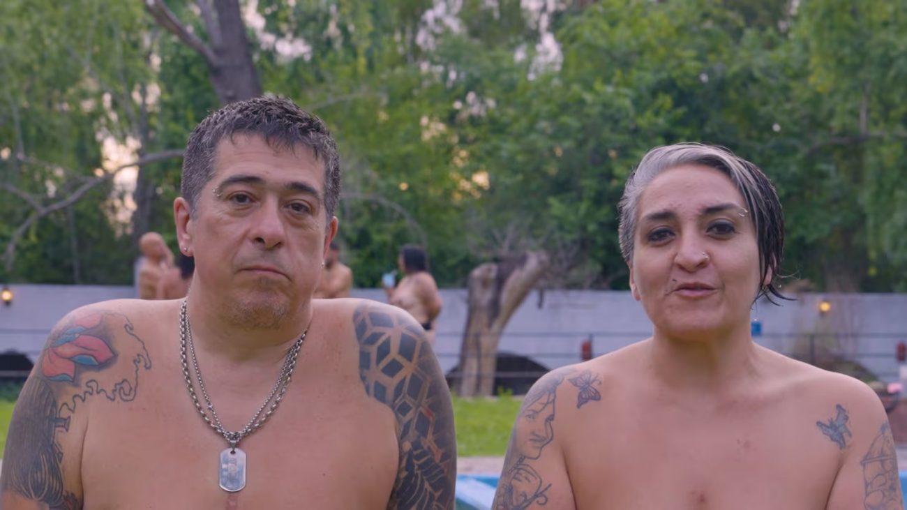 puro nudismo camping nu O acampamento nudista ao ar livre que lota aos fins de semana