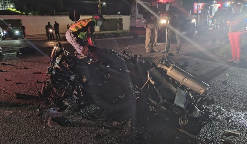 Casal, que estava em uma das motocicletas, morreu na hora