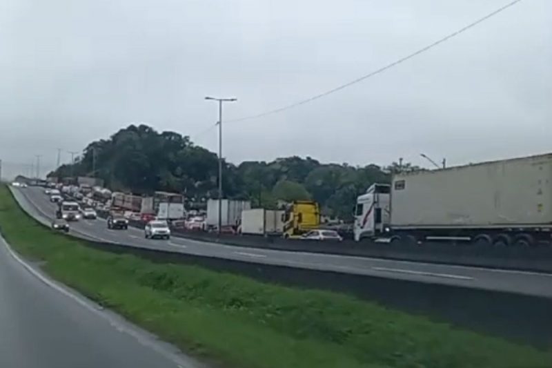 Acidente aconteceu no km 43 da BR-101