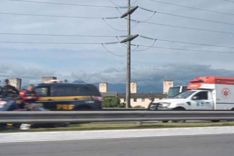 Colisão na Avenida Ivo Silveira