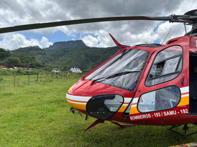 Aeronave do arcanjo acionada para socorrer mulher que caiu de moto elétrica em Ilhota