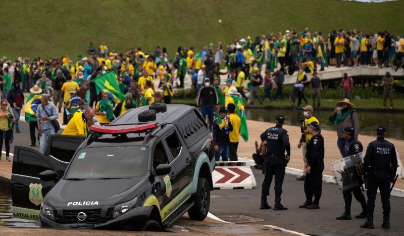 Ala governista na Câmara dos Deputados vê proposta de anistia pelo 8 de Janeiro enterrada após explosões no STF 