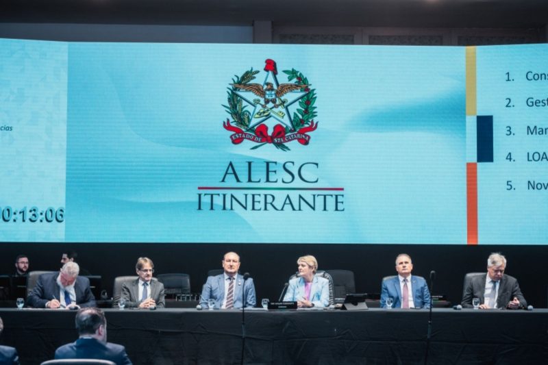 deputados da bancada do oeste durante reunião da alesc itinerante