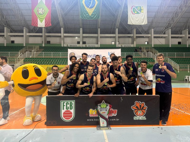 Blumenau conquista o Catarinense de Basquete