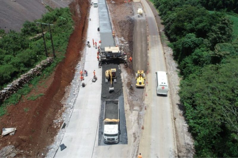 Obras de adequação da BR-163 no Extremo-Oeste 