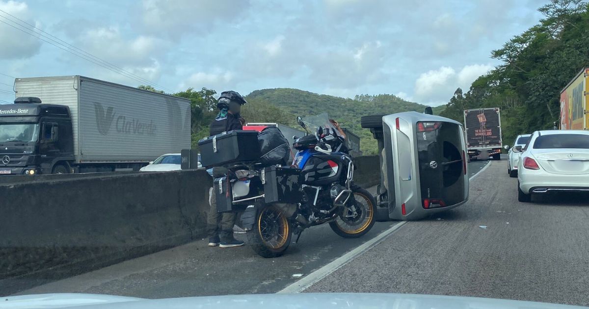 Congestionamento vai de Itajaí até Penha - Reprodução