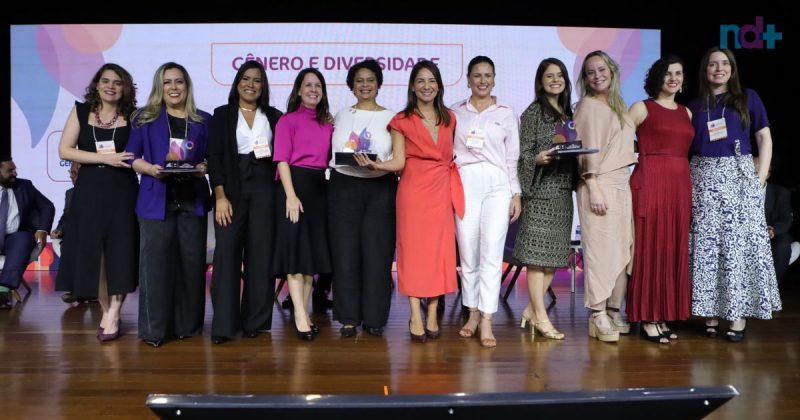 imagem mostra premiação da Portonave na ANTAQ