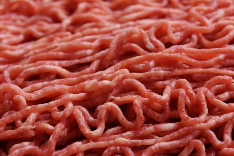 Carne moída é devolvida por causa de contaminação