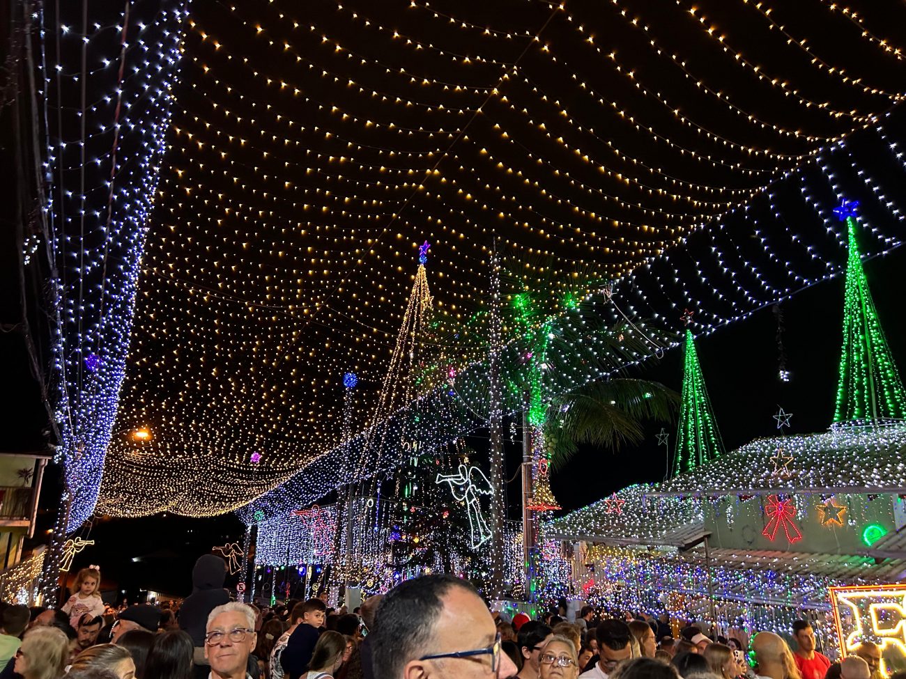 Casa mais iluminada do Brasil reuniu grande público na abertura - Paôla Dahlke/NDTV