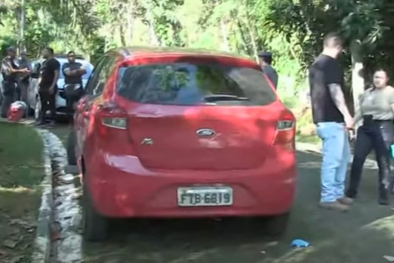 Carro do casal de enfermeiros mortos