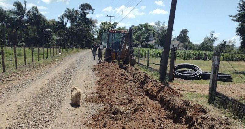 Obras em andamento no bairro Cedro, em Maracajá