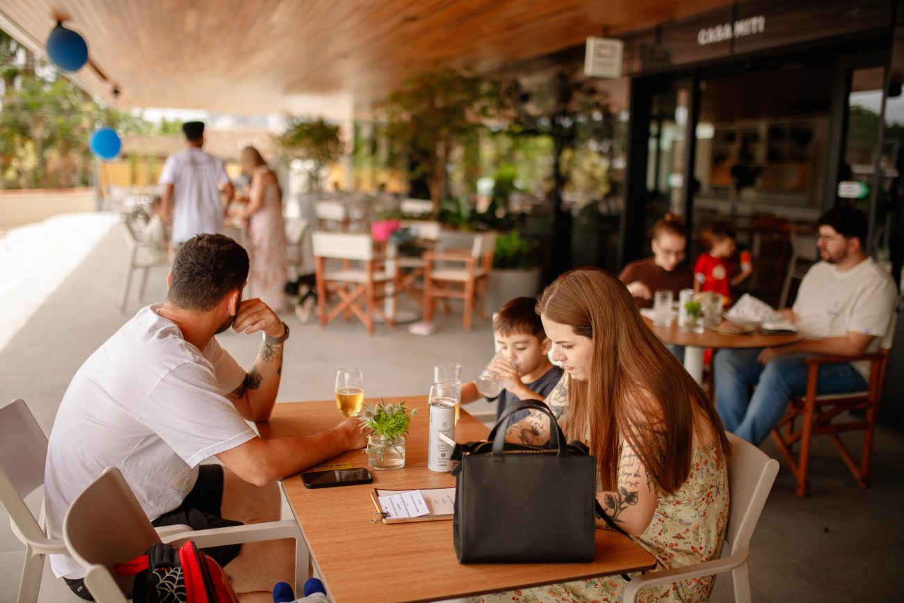 A inauguração da praça reuniu moradores de Joinville, que podem desfrutar de um espaço projetado para encontros ao ar livre e momentos de lazer - Foto: Divulgação/Cidade das Águas