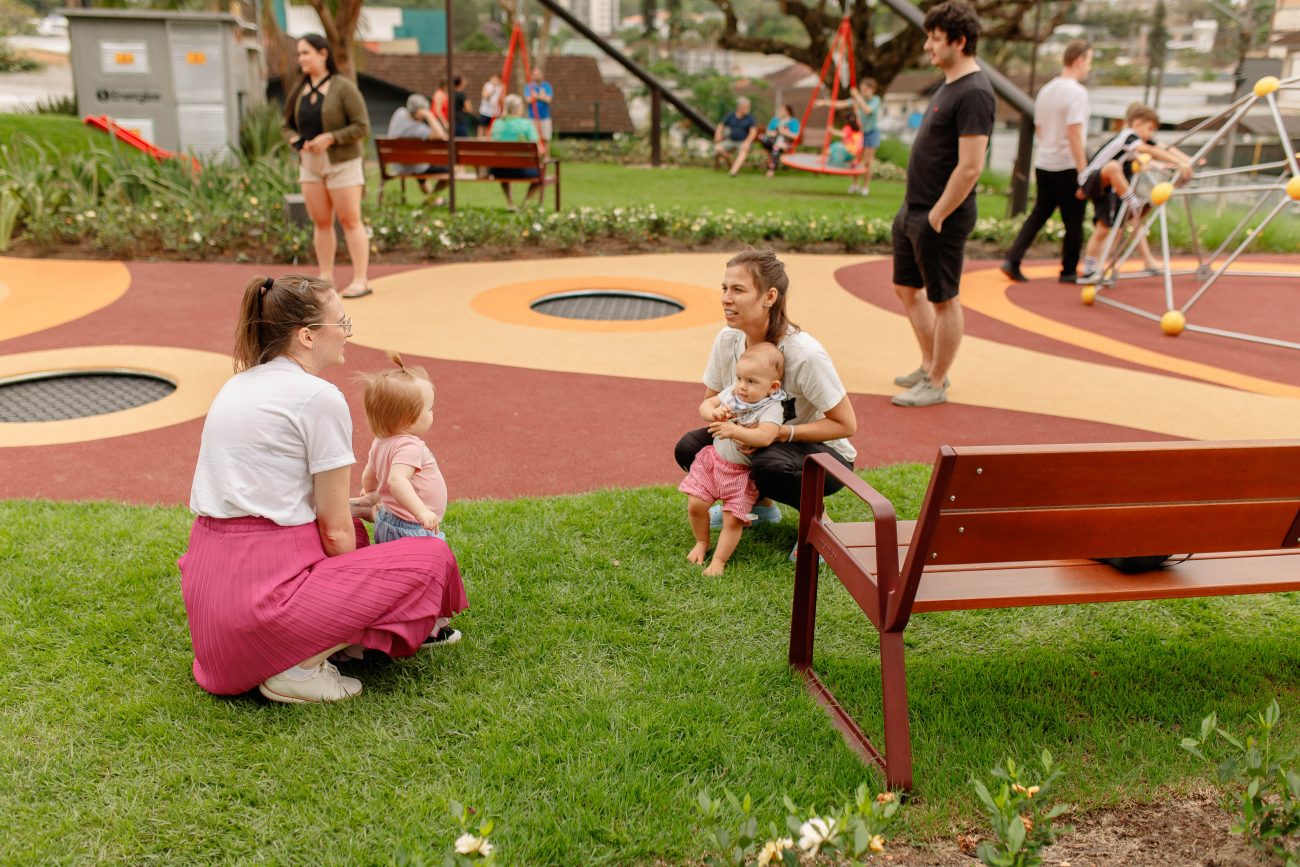 A inauguração da praça reuniu moradores de Joinville, que agora podem desfrutar de um espaço projetado para encontros ao ar livre e momentos de lazer - Foto: Divulgação/Cidade das Águas
