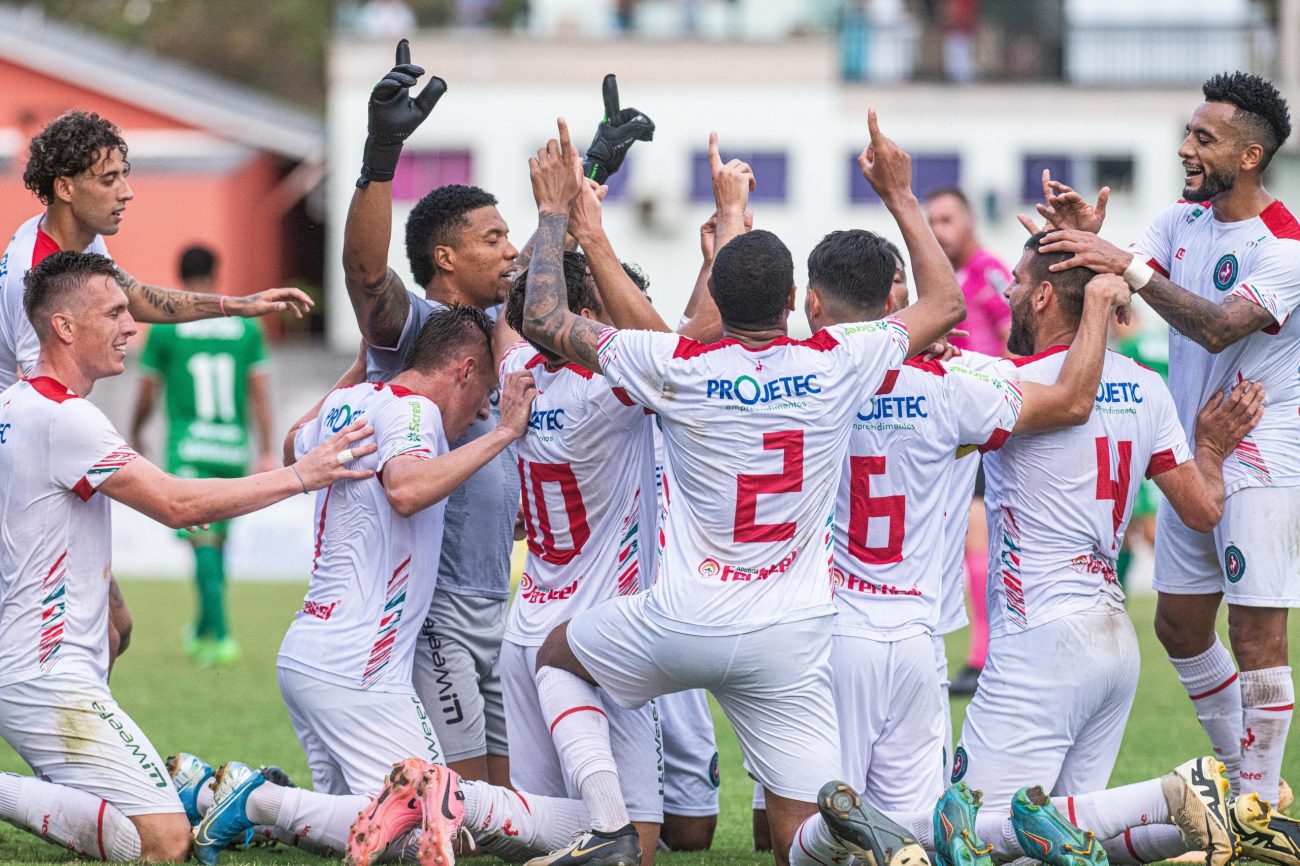 Jogadores do Concórdia comemoram a classificação contra a Chapecoense - Ricardo Artifon/Concórdia/ND