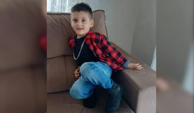 Criança de 5 anos possuía transtorno do espectro autista e saiu de casa sem avisar os pais - Foto: Redes sociais/Reprodução/ND