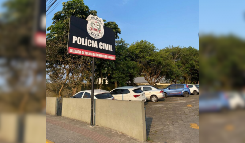 Homem foi conduzido à delegacia da Polícia Civil de Biguaçu após apresentar documento falso na renovação de CNH - Foto: PCSC/Reprodução/ND