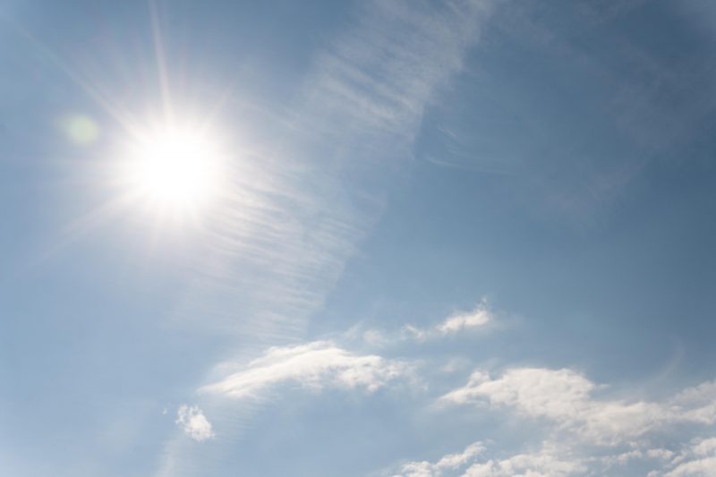 Foto mostra tempo com sol