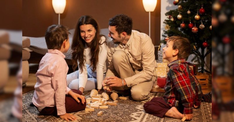 Família reunida na noite de Natal