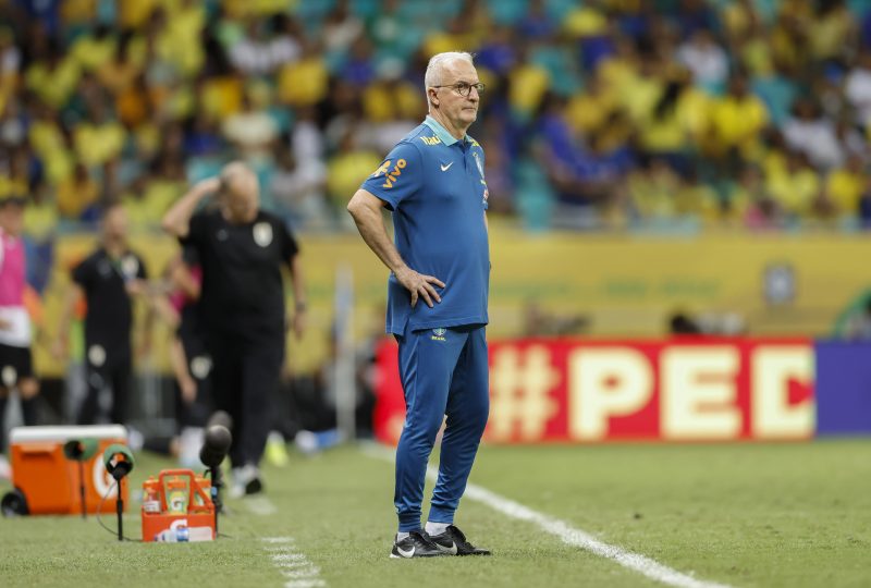 Dorival Júnior não consegue fazer a seleção brasileira performar