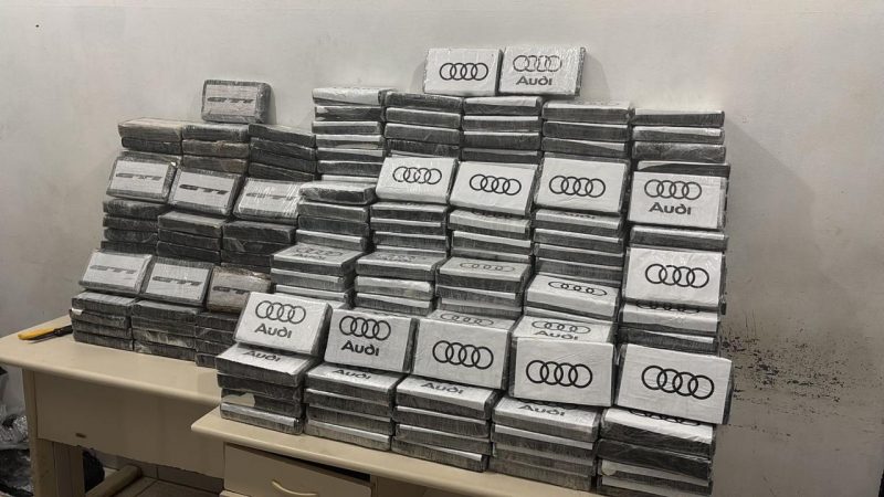 Caminhonete com carga de cocaína de R$ 30 milhões é abandonada