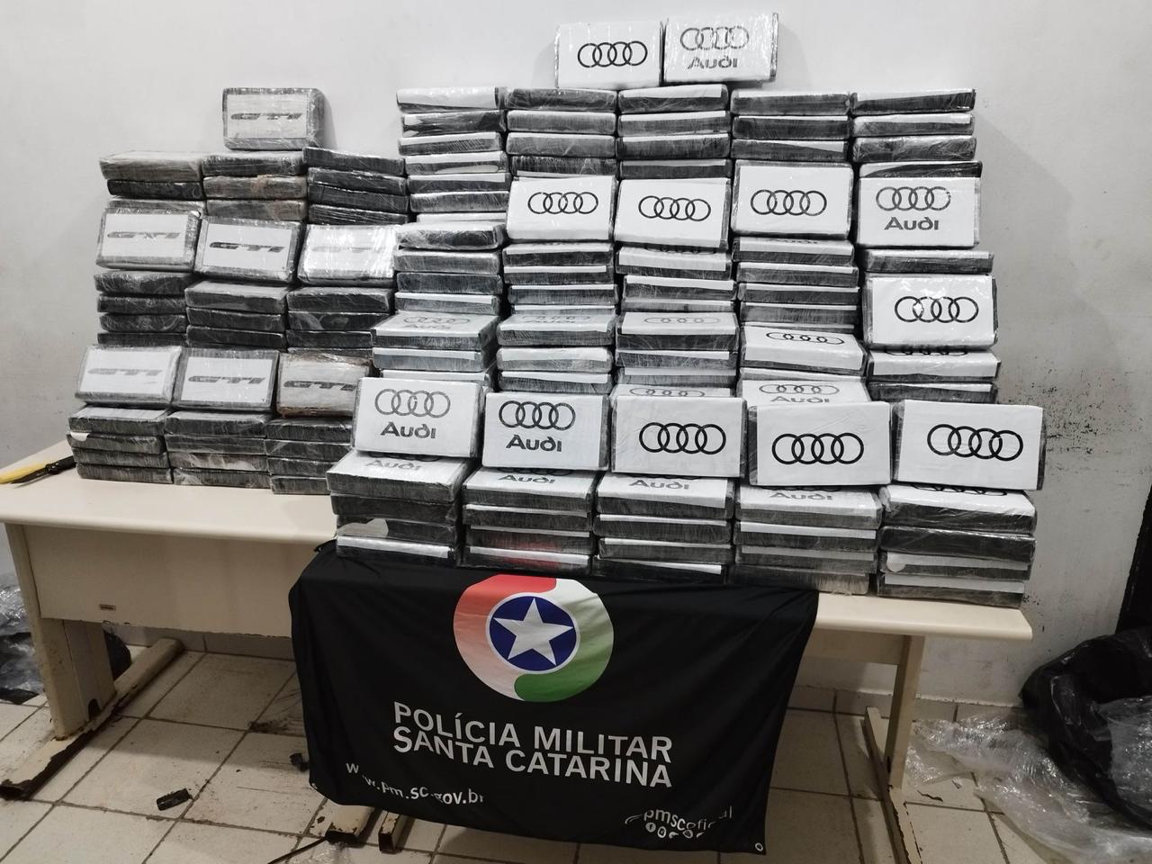 Carga milionária de cocaína descoberta durante operação policial que desmantelou esquema de tráfico - PM/Divulgação/ND