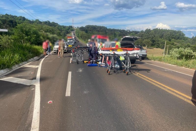 local do engavetamento com filas formadas na rodovia