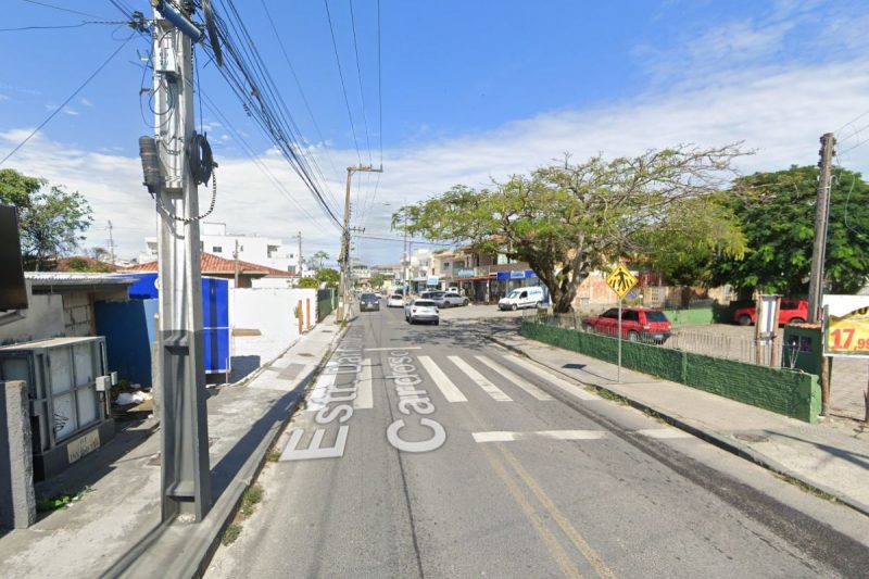 Estrada onde jovens foram esfaqueados no bairro Ingleses do Rio vermelho