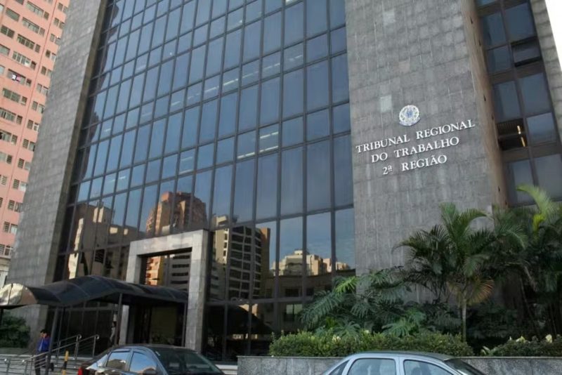 Aprovado em concurso do TRT teve a vaga roubada por homônimo. Na foto, a fachada do Tribunal Regional do Trabalho