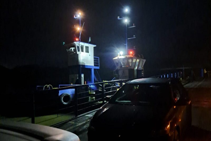 Problemas no ferry boat da Vila da Glória são frequentes 