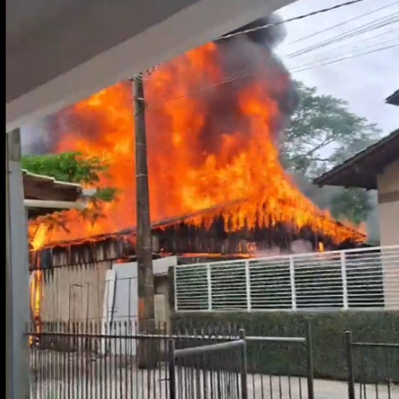 Incêndio em Rio do Sul atinge oficina