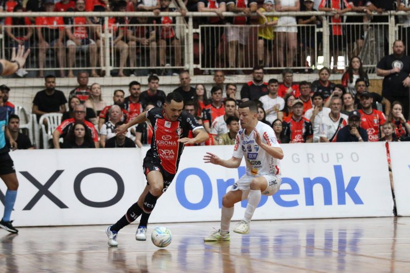 JEC Futsal perde para o Umuarama em casa e está fora das semifinais da Liga Nacional