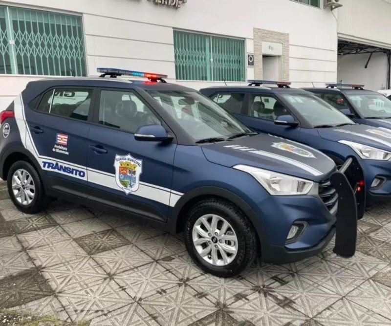 Viatura da GMT em Blumenau nas cores azul