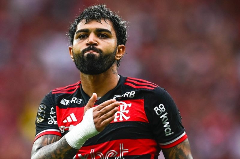 Gabigol comemora gol pelo Flamengo no jogo de ida