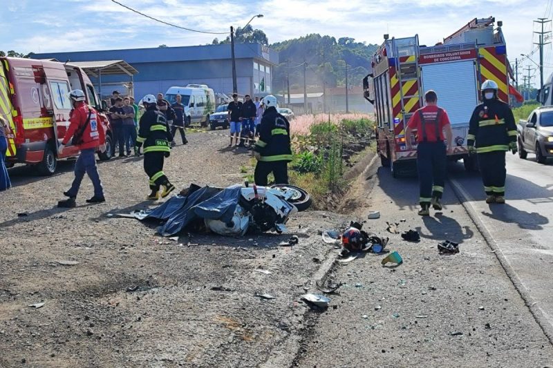 Motociclista morre após grave colisão com carro na SC-283