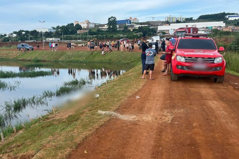 homem caiu no lago enquanto pescava e morreu afogado 