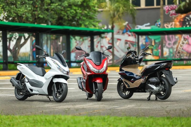 3 Honda PCX 160 em cores diferentes