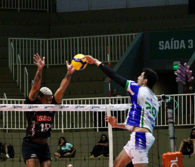 Joinville Vôlei domina partida e vence o Bauru fora de casa pela Superliga