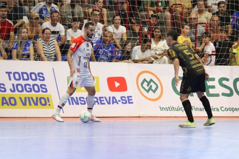 'Podemos melhorar', fala Kevin após empate do JEC Futsal no Paraná