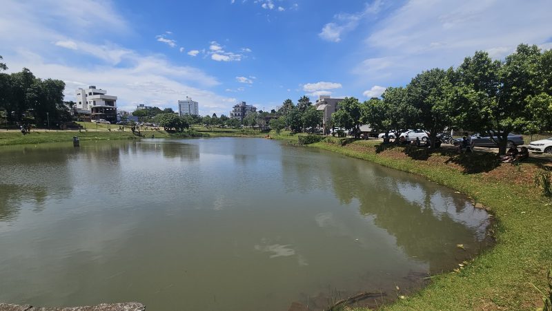 Lago Internacional fica localizado na fronteira do Brasil com a Argentina 