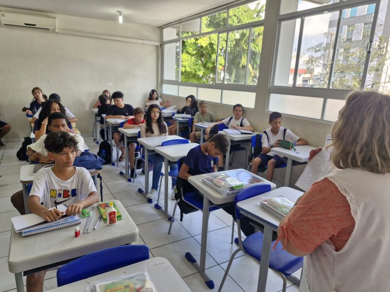 Foto mostra sala de aula em Itajaí; processo de matrículas escolares é obrigatório para ingressar na rede municipal de ensino